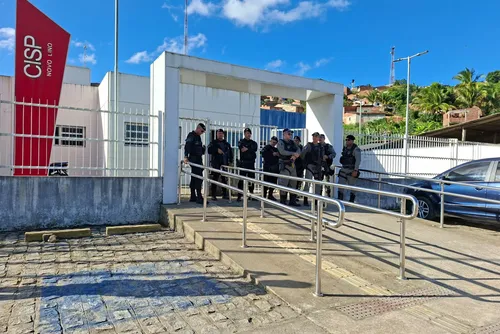 
				População pede justiça após corpo da bebê Ana Beatriz ser encontrado na casa da família
			
			