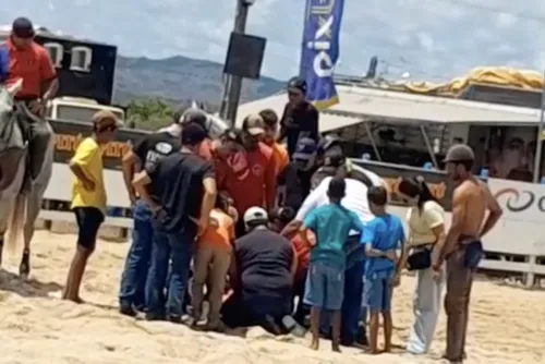 
				"Logo estarei de volta, firme e forte", diz prefeito de Junqueiro após acidente em vaquejada
			
			