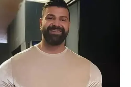 
				Quem era o ator da Netflix que morreu após mal súbito na academia
			
			