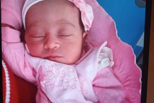 
				'Meu sonho era voltar e ver minha filha’, lamenta pai de bebê sequestrada
			
			