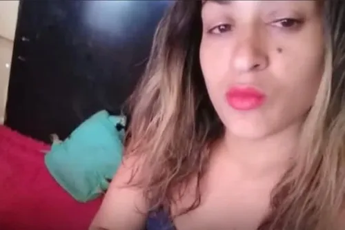 
				Saiba quem era a grávida de 7 meses morta a tiros ao sair de casa
			
			