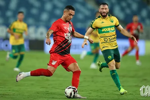 
				Sem tempo para descanso, CRB enfrenta o Athletico-PR neste domingo, fora de casa
			
			