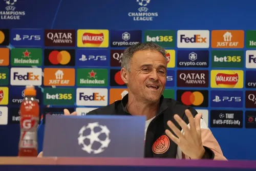 
				Técnico do PSG promete atenção para jogo contra o Botafogo no Mundial de Clubes
			
			