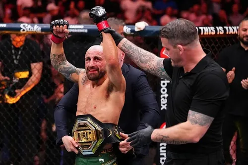 
				UFC 314: Volkanovski derrota Diego Lopes e brasileiros brilham
			
			