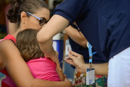 
				Vacina contra gripe é segura e não causa a doença; saiba mais verdades
			
			