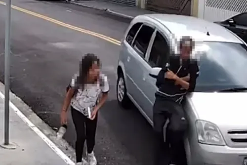 
				Vídeo: pai atropela adolescente que teria brigado com filho em escola
			
			