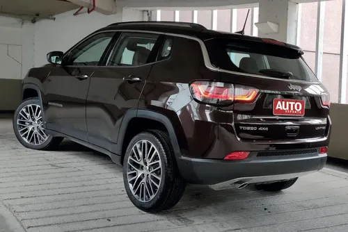 
				Volkswagen Nivus novo ou Jeep Compass usado?
			
			