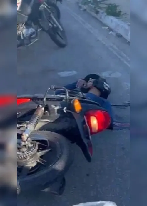 
			
				Armadilha e tráfico de drogas: motociclista é assassinado a tiros no Benedito Bentes
			
			
