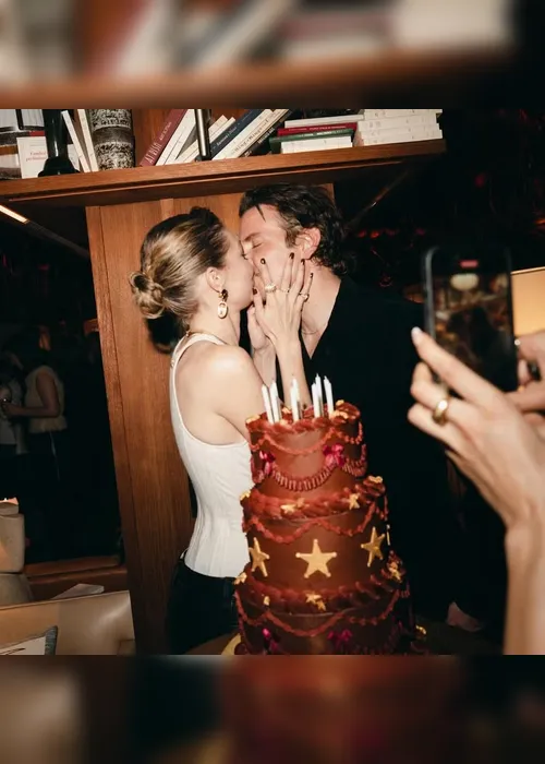 
			
				Bradley Cooper e Gigi Hadid fazem primeira aparição pública
			
			