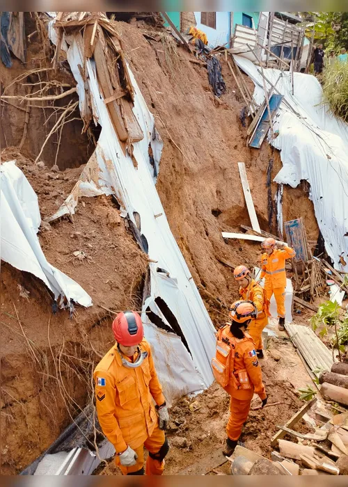 
			
				Chuvas deixam 18 pessoas desalojadas em Maceió; Defesa Civil entra em alerta máximo
			
			