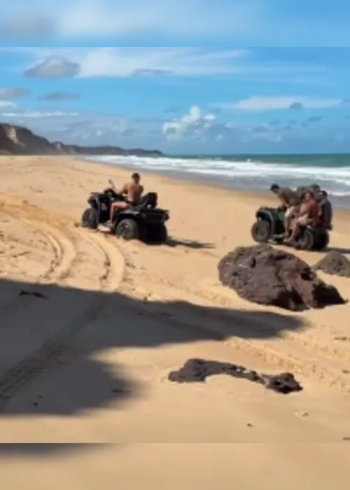 
			
				Carlinhos Maia se desculpa após pilotar quadriciclo em área de desova de tartarugas
			
			