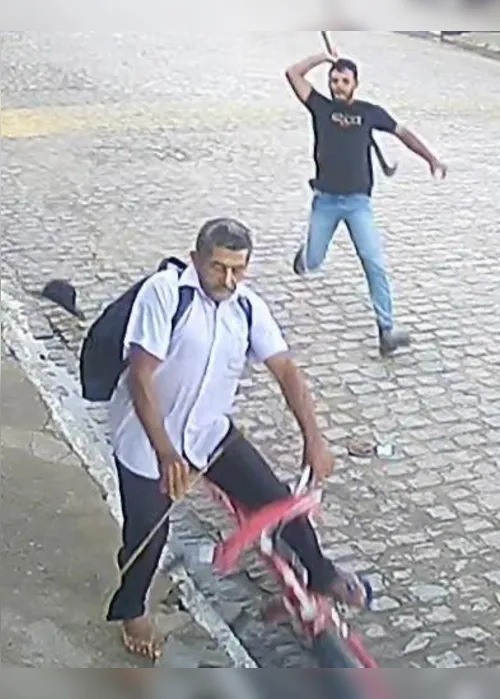 
			
				Cenas fortes: vídeo registra momento em que homem é morto com 15 golpes de foice
			
			