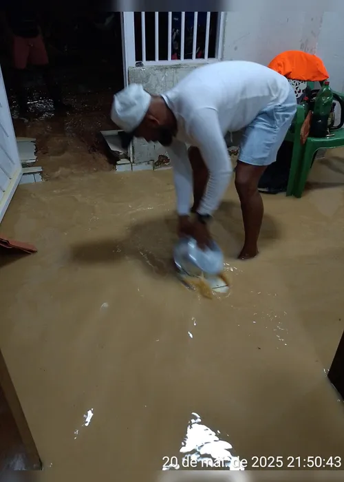 
			
				Chuva forte provoca alagamentos em Alagoas e coloca cidades em estado de atenção
			
			