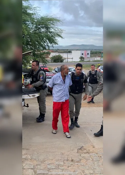 
			
				'Cicinho': preso suspeito de chacina que matou cinco em Estrela de Alagoas
			
			