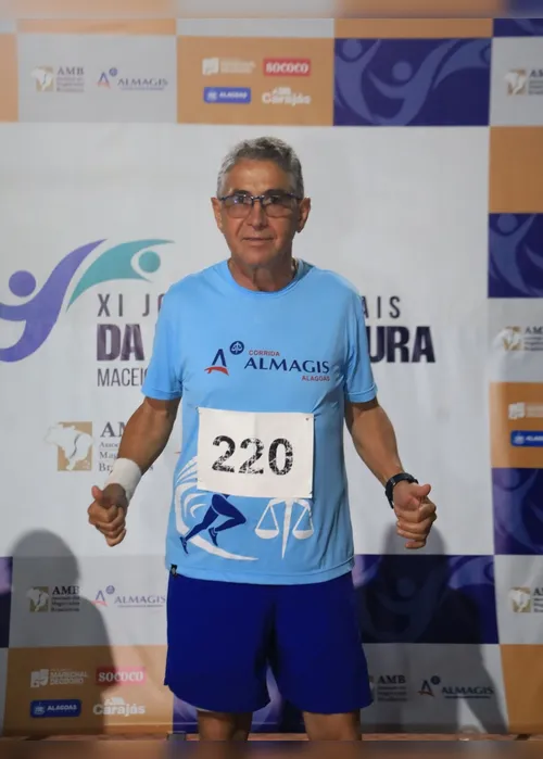 
			
				Com novas medalhas na coleção, juiz alagoano vira referência nacional no atletismo
			
			