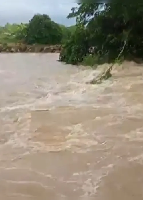 
			
				Defesa Civil pede retirada da população do entorno da Lagoa Manguaba
			
			