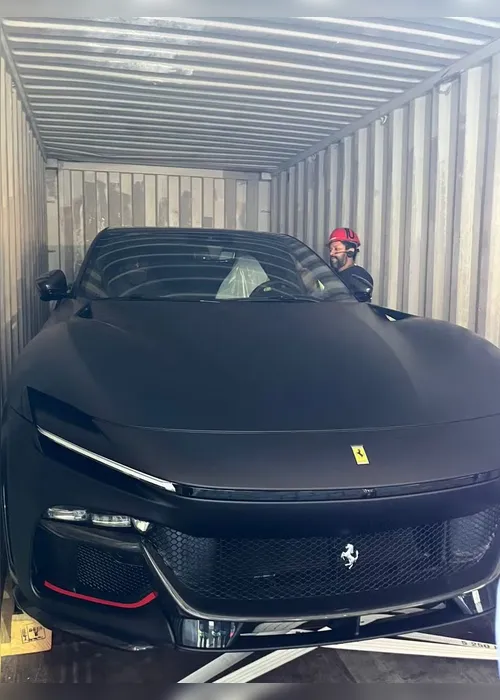 
			
				Ferrari de Neymar: Modelo tem dois anos de fila de espera e polêmica da marca
			
			