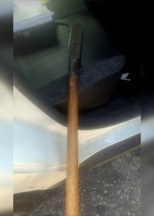 
			
				Homem é baleado após ameaçar pessoas com foice perto do Aeroporto Santos Dumont, diz PM
			
			