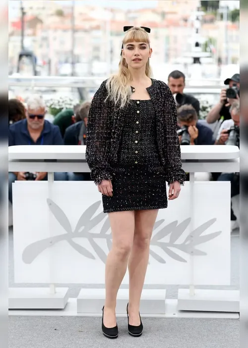 
			
				Kristen Stewart, Natalie Portman e Diane usam looks com pernas à mostra
			
			
