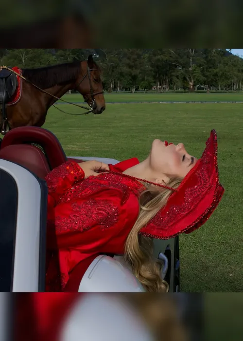 
			
				Lara Jucá chega a AL para 1ª noite do Rancho do Maia e faz revelação
			
			