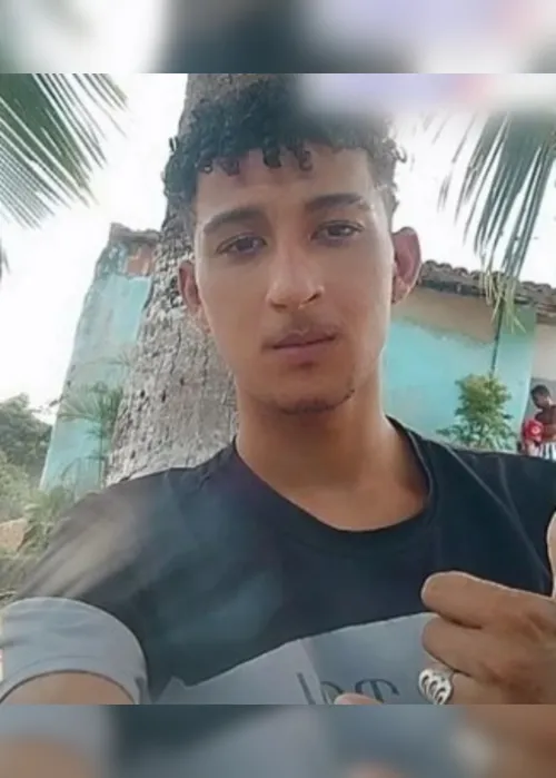 
				Saiba quem era o jovem morto com seis tiros na cabeça no Benedito Bentes
			
			