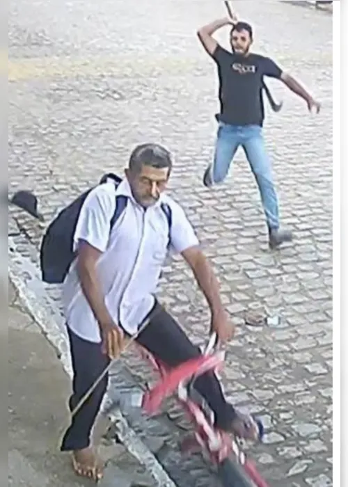 
			
				PC investiga se pai incentivou filhos a matar homem com golpes de foice em Campo Alegre
			
			