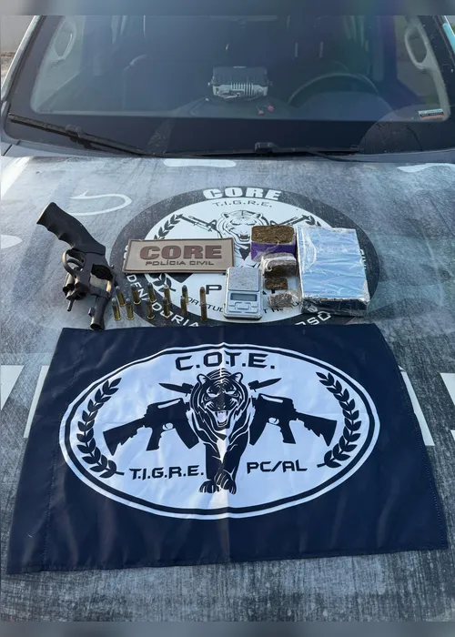 
			
				Polícia Civil realiza operação contra tráfico de drogas na Pajuçara e Ponta da Terra
			
			