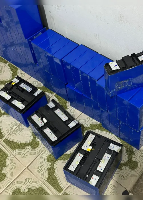 
			
				Polícia recupera R$ 80 mil em baterias furtadas de antenas de telefonia
			
			