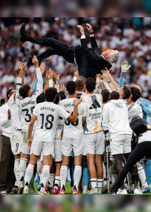 
			
				Torcedores e jogadores do Real Madrid homenageiam Ancelotti e Modrić em despedida do Bernabéu
			
			