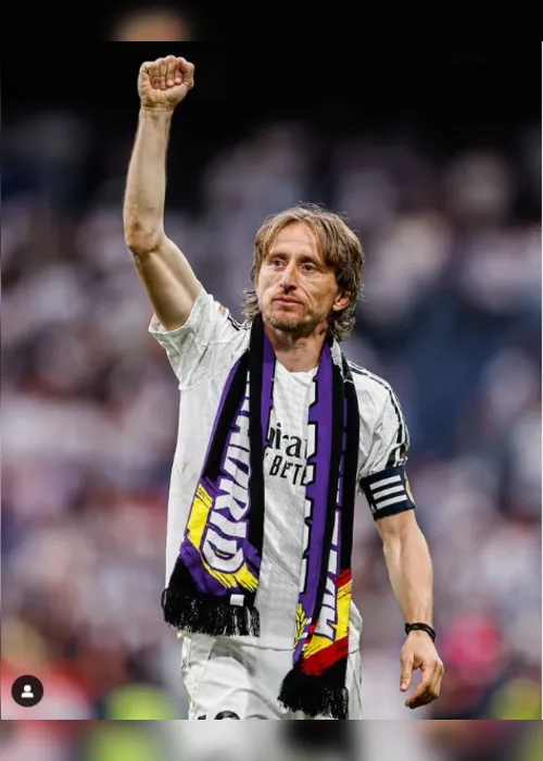 
			
				Torcedores e jogadores do Real Madrid homenageiam Ancelotti e Modrić em despedida do Bernabéu
			
			