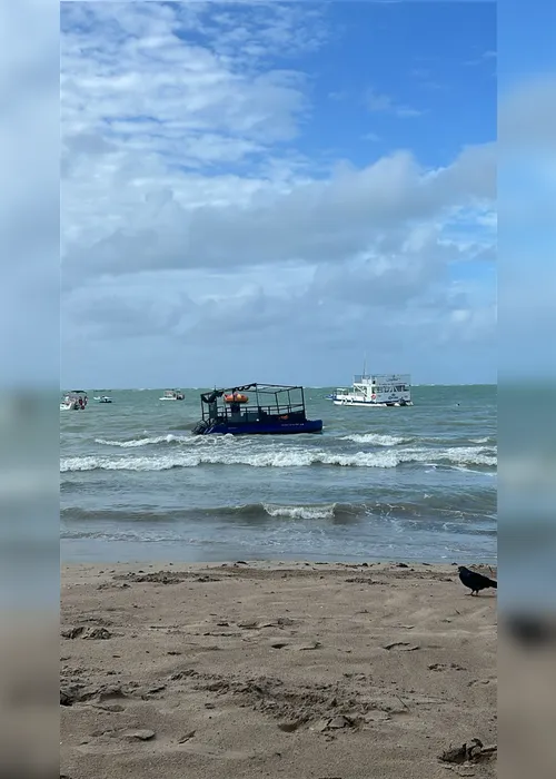
			
				Três embarcações afundam na orla de Ponta Verde após fortes chuvas e ventos
			
			