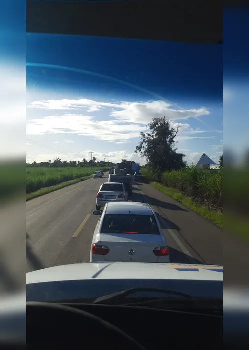 
			
				Vídeo: moradores de Atalaia fecham BR-316 em protesto por falta de água
			
			