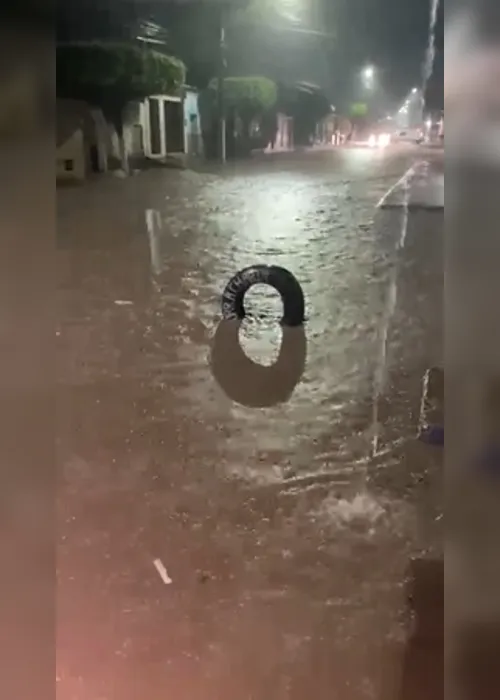 
			
				Vídeos: cidades do interior de Alagoas sofrem com alagamentos; previsão é de mais chuvas com rajadas de ventos
			
			
