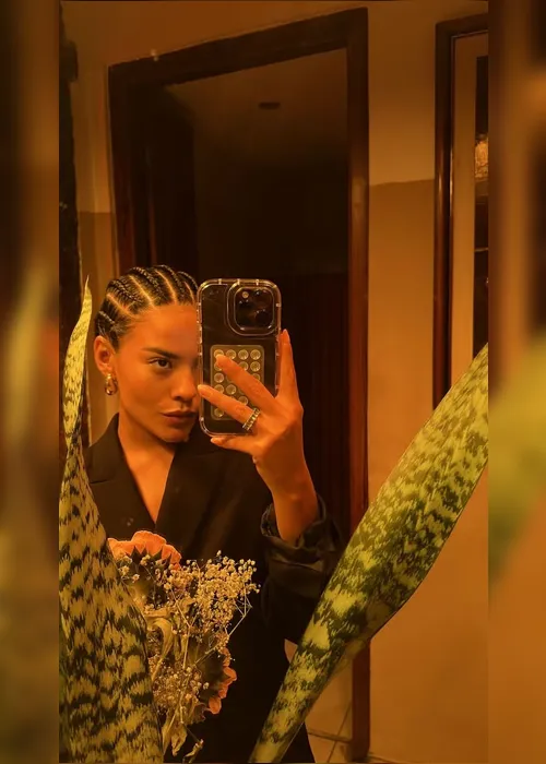 
			
				Vilã de 'Vale Tudo', Bella Campos aparece com novo visual
			
			
