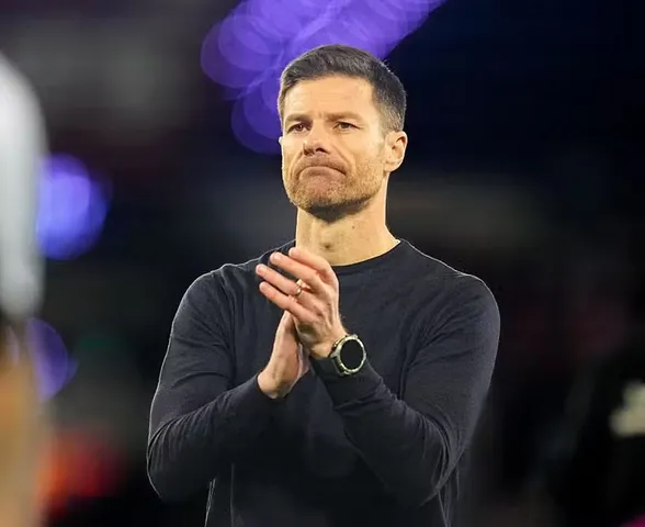 Bayer Leverkusen anuncia saída de Xabi Alonso