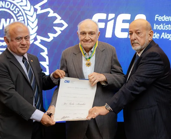 CNI e Fiea homenageiam José Carlos Maranhão com a Medalha do Mérito Industrial