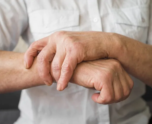 Doença de Parkinson atinge cerca de 200 mil brasileiros por ano
