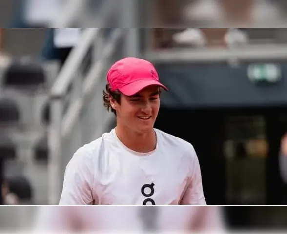 João Fonseca esboça reação, mas é eliminado na estreia do Masters 1000 de Roma