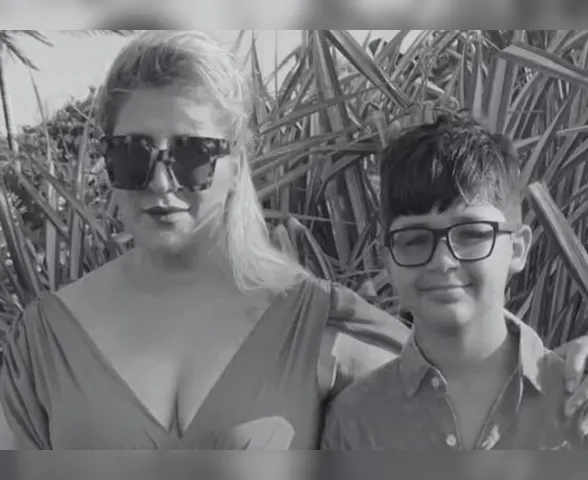 Mãe e filho morrem em acidente de carro após comemorarem Dia das Mães