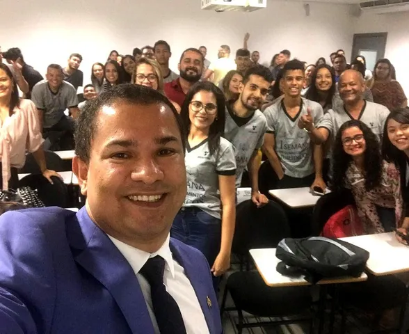 Policial federal usa técnica pessoal como método que aprova concurseiros em tempo recorde