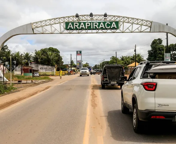 Estudante desmaia após possível ingestão de álcool em ônibus escolar em Arapiraca