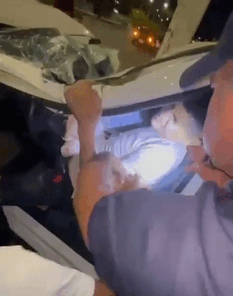 Milagre? Vídeo mostra condutor saindo ileso de carro completamente destruído após acidente no Benedito Bentes