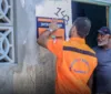 Superaquecimento e fumaça no chão: geólogo coleta amostras para investigar 'fenômeno térmico' em casas de Penedo imagem