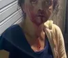 Vídeo: mulher é agredida com chute e cai desacordada no meio da rua em Quebrangulo imagem