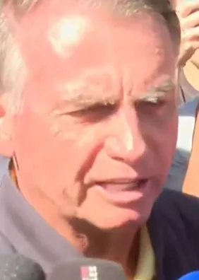 Bolsonaro diz que investigação contra ele é política e se diz humilhado