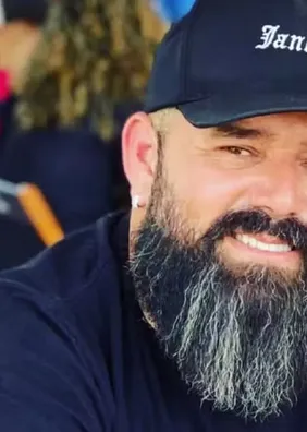 Cantor de forró morre aos 42 anos após passar mal durante show