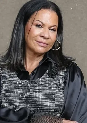 Dona Ruth diz que acusações contra ela são “cruéis” e toma atitude