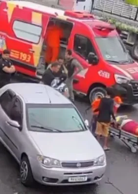 VÍDEO: duas pessoas são atropeladas no centro de Delmiro Gouveia