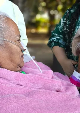 Vídeo emocionante: mulher internada reencontra cão de estimação
