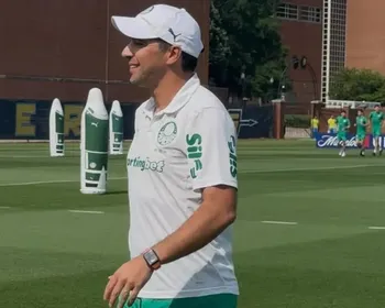 Abel foca em parte ofensiva e indica escalação do Palmeiras para estreia com o Porto